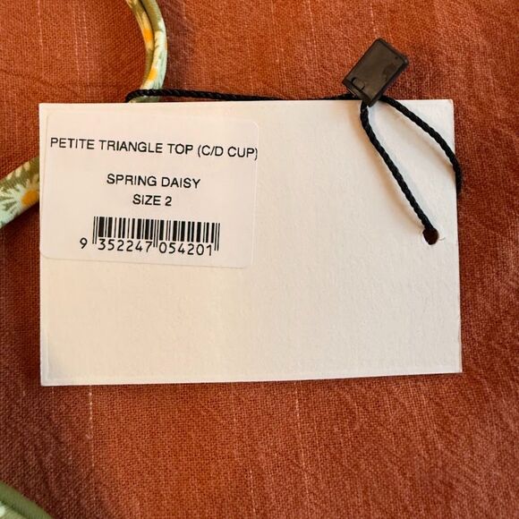 Matteau Petite Triangle Top Spring Daisy Green Yellow Size US 4 C/D Cup NWT - Picture 6 of 13